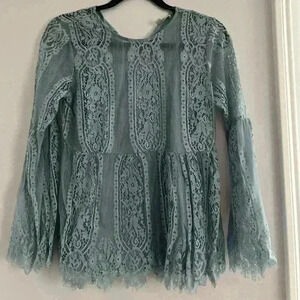 ULTRA PINK Light Blue Lace Flare Bell Sleeve Stretchy Peplum Style Top